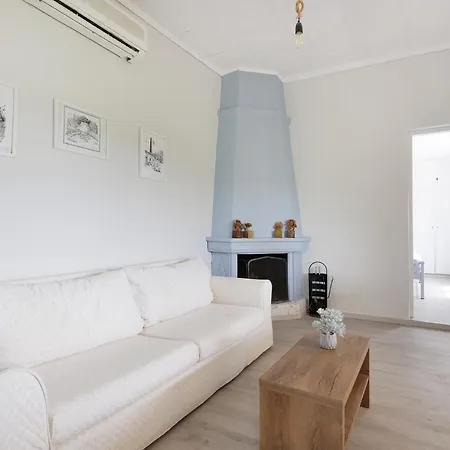 Holiday home In The Nature By Konnect, Ipsos Agios Markos