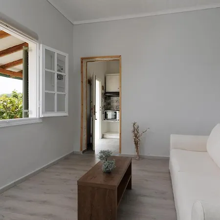 Holiday home In The Nature By Konnect, Ipsos Agios Markos