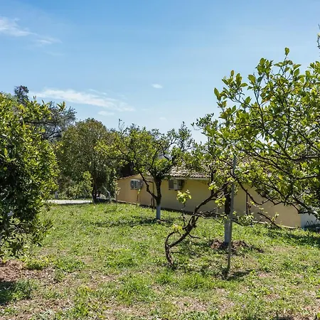 Holiday home In The Nature By Konnect, Ipsos Agios Markos
